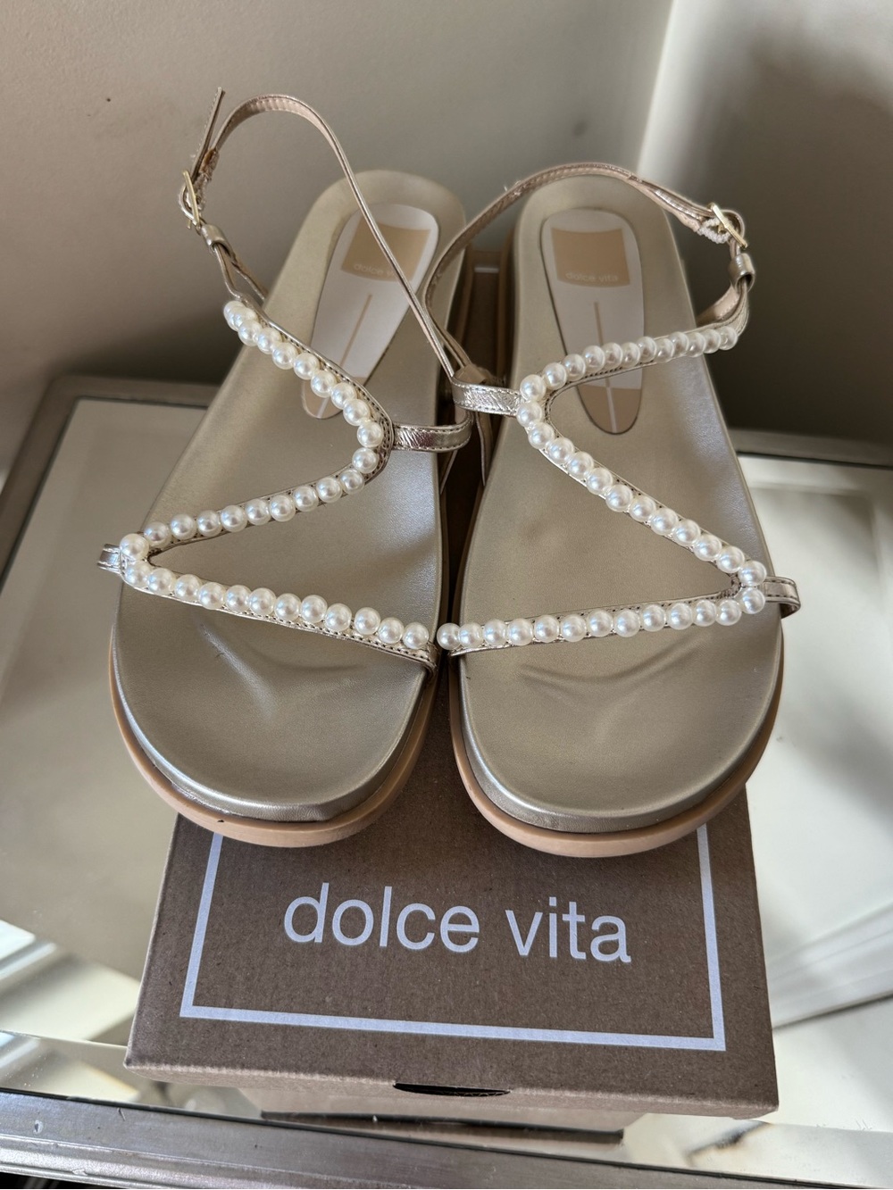 Dolce Vita Donnie Sandals - Platinum Pearls - Women’s Size 9.5